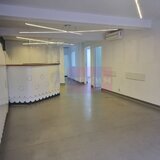 Spatiul este pretabil pentru Cabinet Medical Birouri Showroom